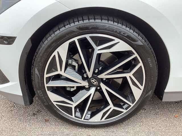 Hyundai IONIQ 6 168kW Ultimate 77kWh 4dr Auto Serenity White