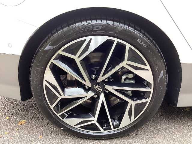 Hyundai IONIQ 6 168kW Ultimate 77kWh 4dr Auto Serenity White