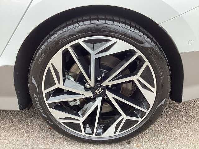 Hyundai IONIQ 6 168kW Ultimate 77kWh 4dr Auto Serenity White