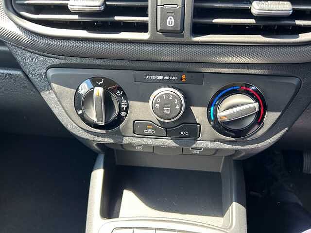 Hyundai i10 1.0 [63] Advance 5dr Auto [Nav]